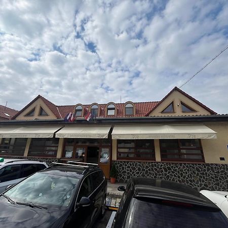 Brasserka Nitra Luaran gambar